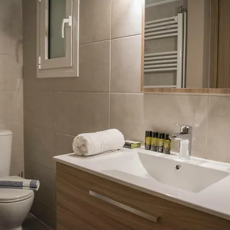 Chic And Minimal Apartment Close To Thissio Metro 雅典 Exterior photo
