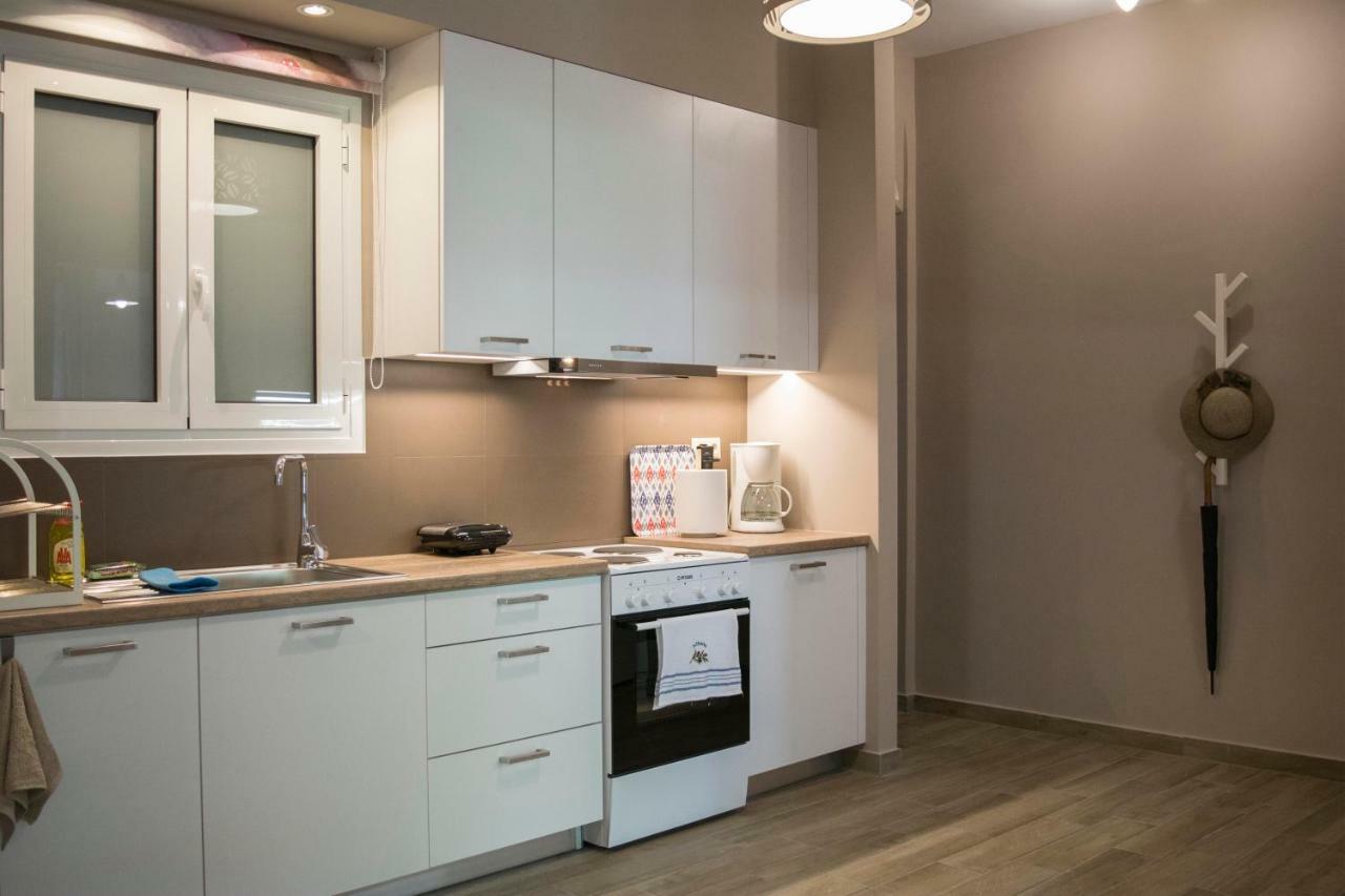 Chic And Minimal Close To Thissio Metro *